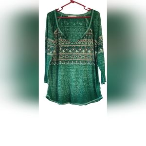 Very thin 3/4 sleeve top